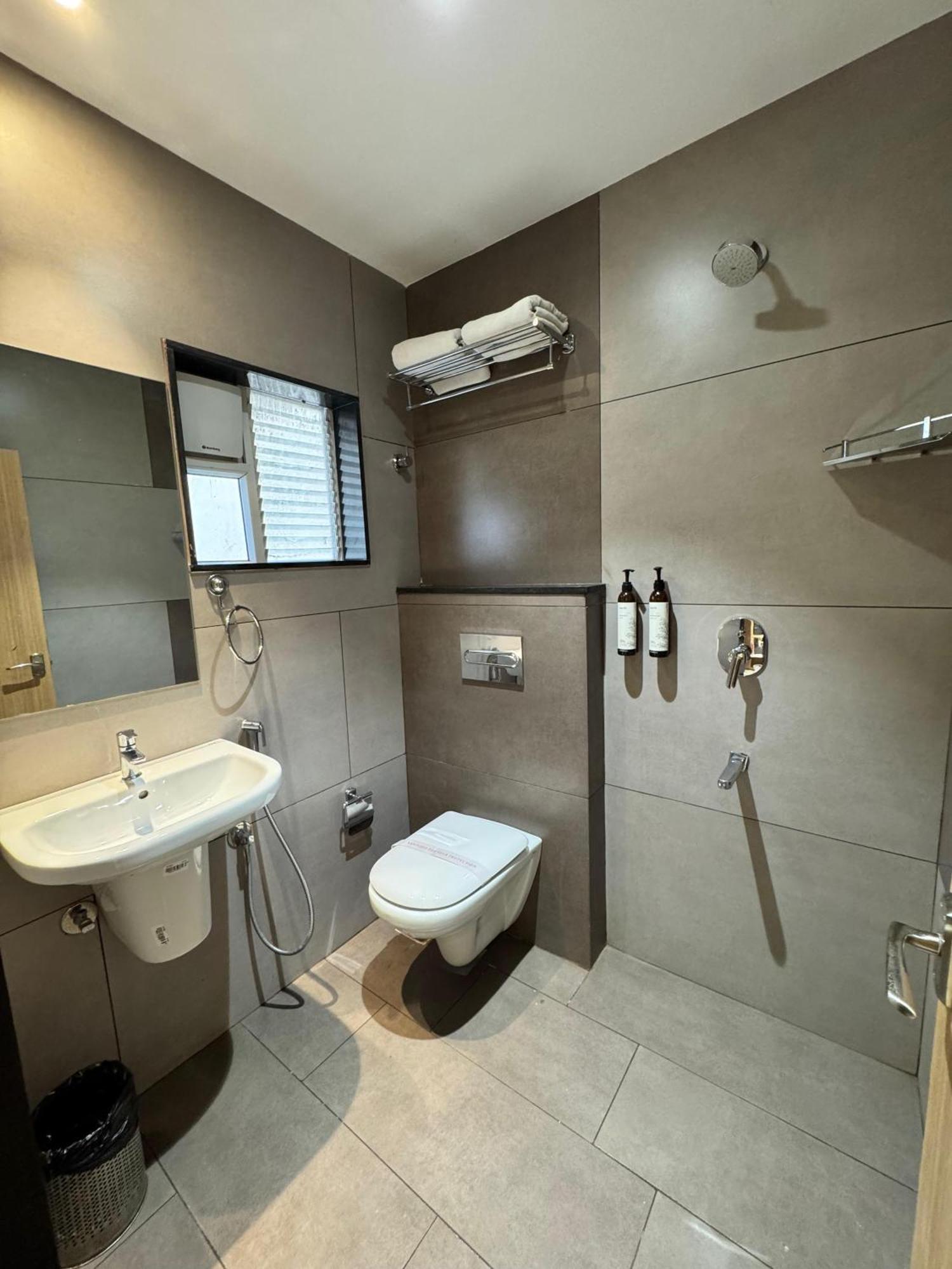 ויסאקפאטנם Hotel Touchwood מראה חיצוני תמונה