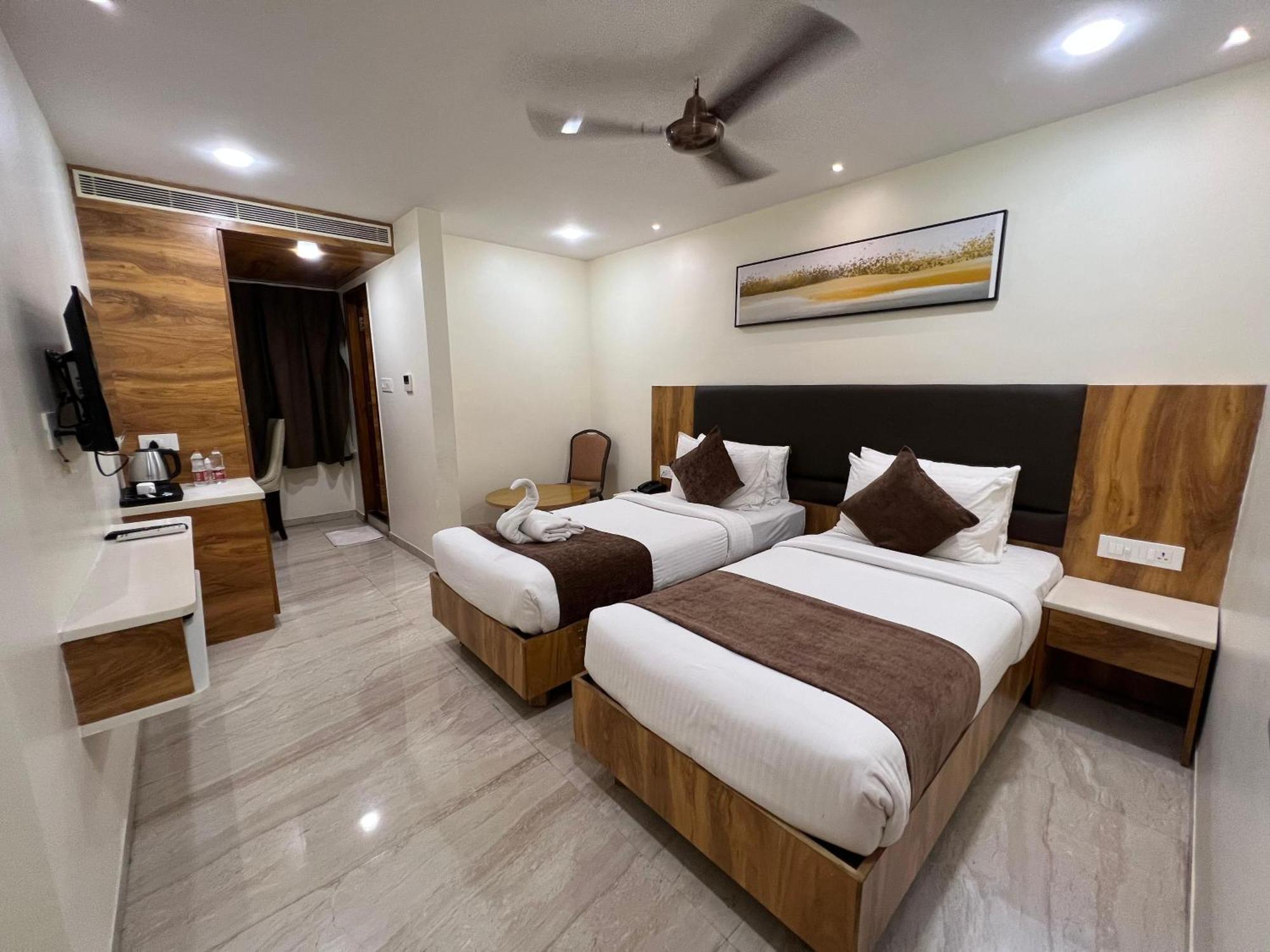 ויסאקפאטנם Hotel Touchwood מראה חיצוני תמונה
