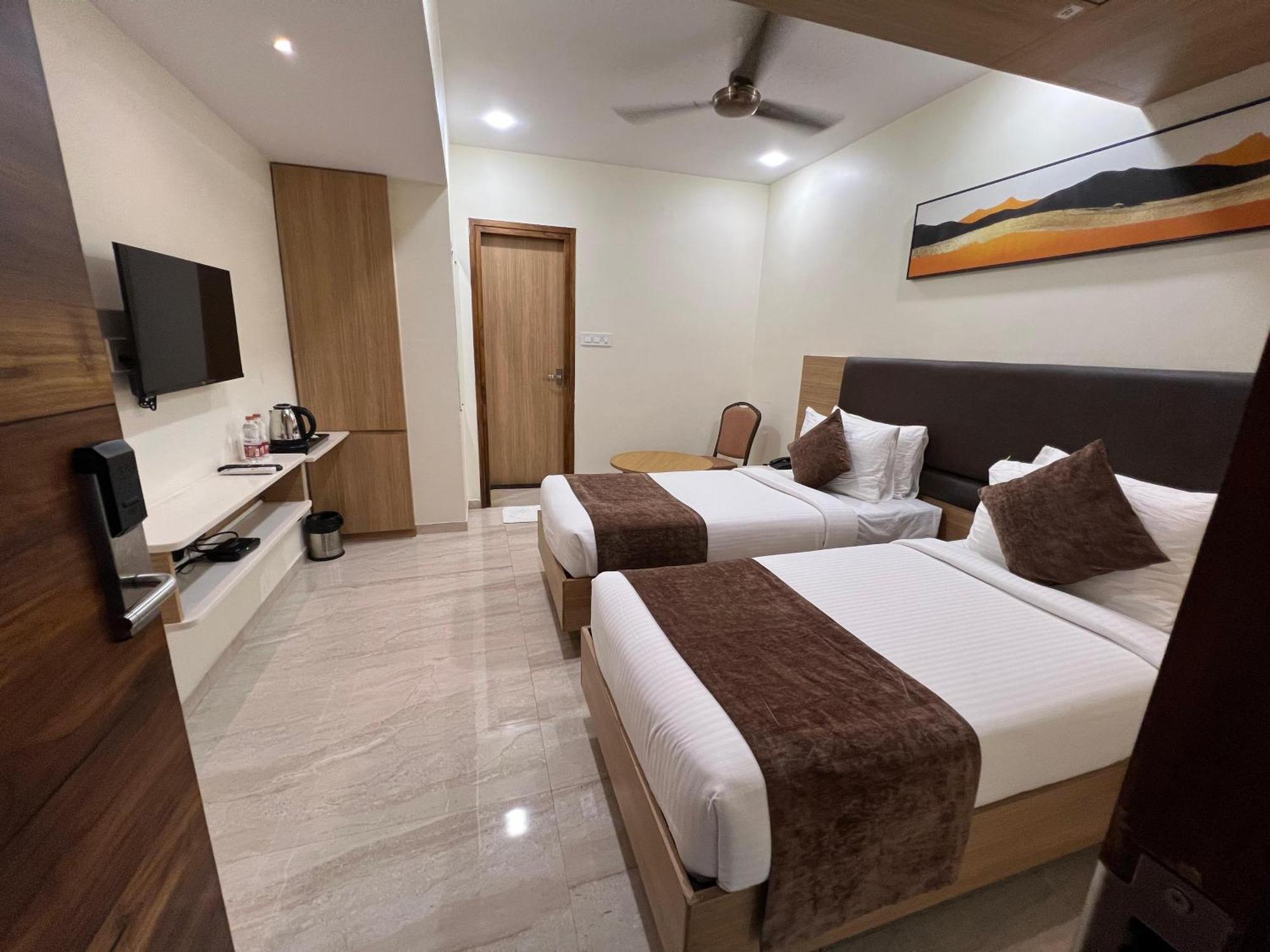 ויסאקפאטנם Hotel Touchwood מראה חיצוני תמונה